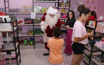 Sorteio e Chegada do Papai Noel Acico